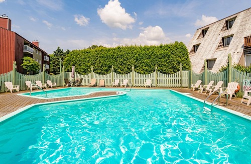 Beaupre Ski Chalet | Pool & Spa | Chalet Le Misco