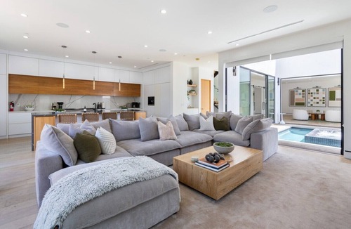 Venice House | Pool, spa, rooftop, back yard, gym, fire pit, games and more