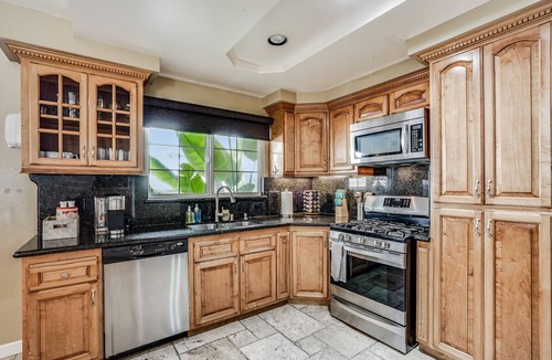 Newark House | POOL. Spacious 4BR/2B. SF Bay Area