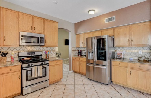 North Las Vegas House | Pool Table-Pinball-4bedrm-6beds,1bed down Pets Pay