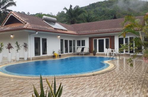 Rawai Apartment | Pool View 5 Room