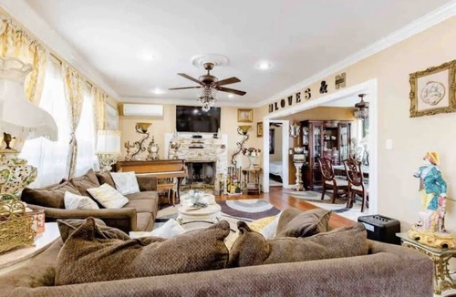 Shirley Bed & Breakfast | Pool view room