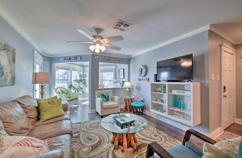 Port Aransas House | Pool w/Spa! Beachfront Condo in Port Aransas
