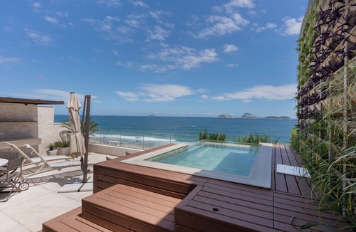 Ipanema Apartment | Poolfront with Ocean View