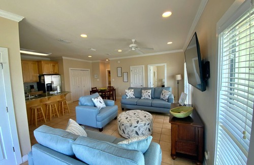 Morgantown House | Pools, Tennis, Pickleball