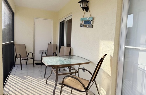 Englewood South Apartment | Poolside 2BR – Boca to Manasota in Minutes