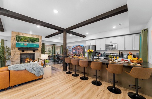 Hollister House | Poolside+Firepit+Hot Tub+Slides+Hidden Arcade
