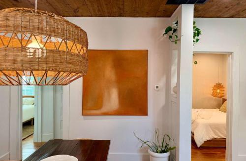 Greater Heights House | poolside getaway with courtyard, hot tub, Easy World Cup Access