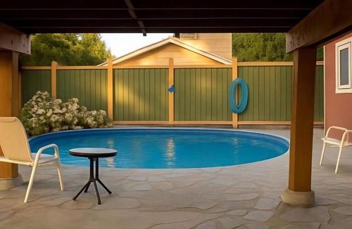 Saanich East Apartment | Poolside Hideaway Heated Pool All Year Ideal for Groups Sleeps 6 plus