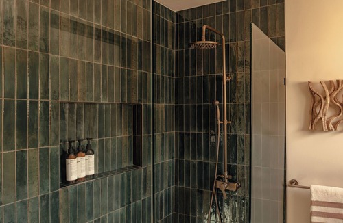 Uptown Design District Hotel | Poolside King Suite Escape