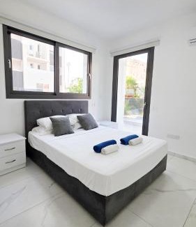 Larnaca City Centre Apartment | Poolside Lux Apartment