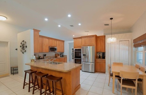 Country Walk House | ‼️Poolside Miami Paradise w/BBQ + Outdoor Lounge