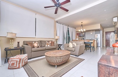 Zazil-ha Apartment | Poolside Oasis | BBQ | steps to beach & 5th avenue