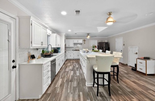 Palisades House | Poolside Paradise 5-bedroom house located near Palo Duro Canyon