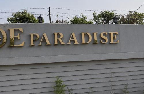 Ghaziabad Resort | Poolside Paradise