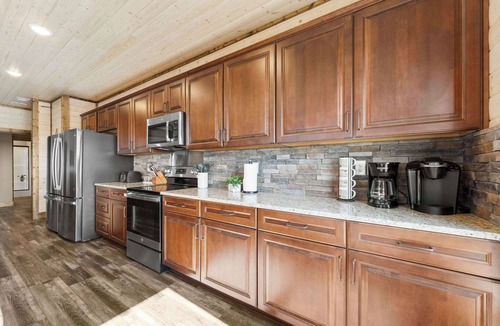 Kimberling City Condo | Poolside Penthouse with Game Room, Theater
