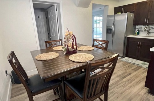 Flagami House | Poolside Retreat Haven close to MIA Airport