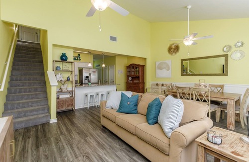 Corpus Christi House | Poolside Retreat | Heated Pool, Playground & Family Fun