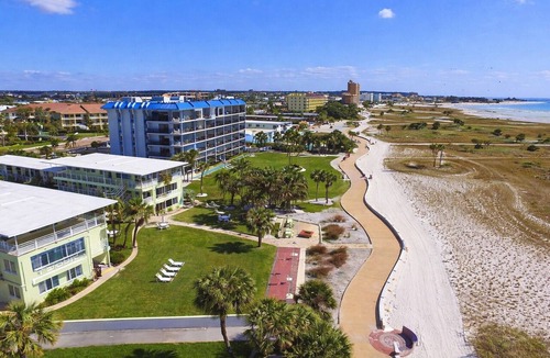 Treasure Island Condo | 🌴Poolside Studio @ Tropic Terrace | Ground Floor Steps to Beach King Bed ➠ TT10