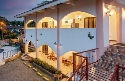 Manzanillo House | Poolside View | 100m to Beach | Local Spots