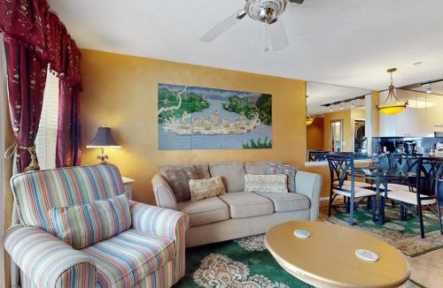 Holiday Isle House | Poolside Villas 306