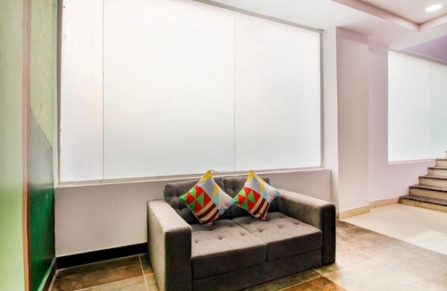 Hyderabad Hotel | POP HOME 79924 Pramod Prime Homes