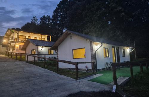 Curtea De Arges House | Popas Momaia