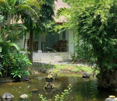 Downtown Kuta Cabin | Poppies Cottages on Two