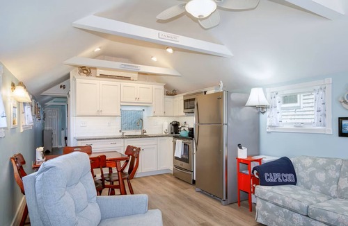 Popponesset House | Popponesset-Beach Cottage, 2 bedrooms, 1.5 baths, Sleeps 4, outdoor shower