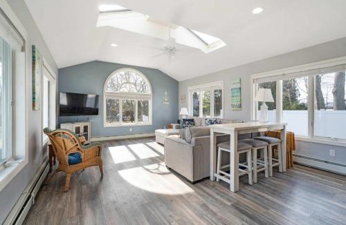 Hampton Bays House | Poppy's Hampton House:Large Yard,Beach,Newly Renovated