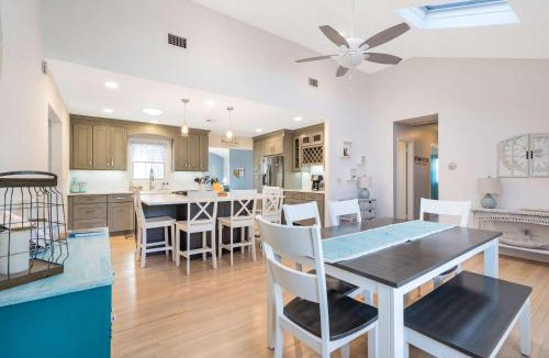 Hampton Bays House | Poppy's Hampton House:Large Yard,Beach,Newly Renovated