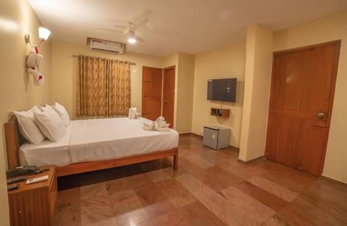 Uttukuli Hotel | Poppys Tower