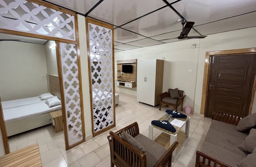 Palampur Hotel | Pops Hotel & Restaurant