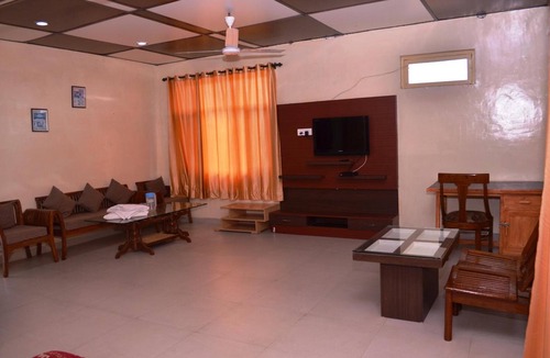 Palampur Hotel | Pops Hotel & Restaurant