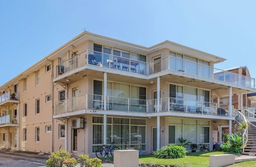 Cronulla Apartment | Popular North Cronulla Beach Apartment sleeps up to 5 people