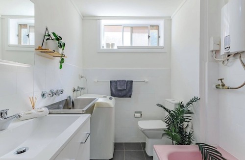 Cronulla Apartment | Popular North Cronulla Beach Apartment sleeps up to 5 people