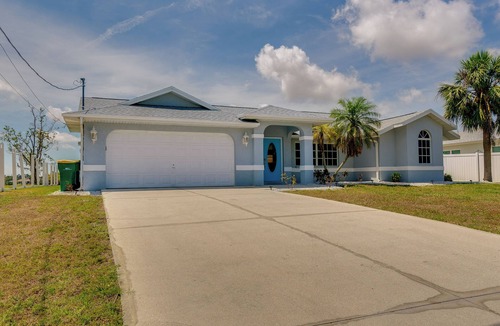 Englewood East Cottage | Port Charlotte Home w/Pool - 8 Mi to Beaches!