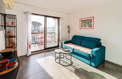 Port Grimaud Apartment | PORT GRIMAUD Renovated 2-room apartment - A/C, WIFI, Balcony