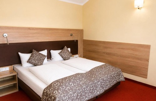 Eichwalde Hotel | Port Inn Hotel
