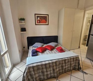 Guastalla Apartment | Porta Romana District Studio