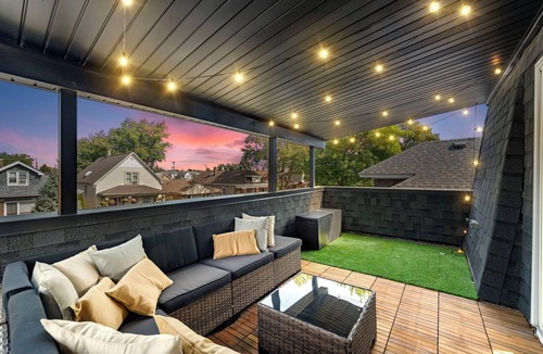 Chicago House | Portage Park, Jacuzzi, Movie Theater, Game Room, Gym, Arcade, Backyard, King Ste