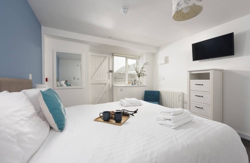 St Just Hotel | Porthledden, B&B - a hotel room that sleeps 2 guests in 1 bedroom
