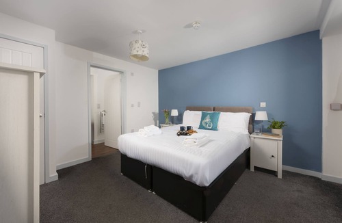 St Just Hotel | Porthledden, B&B - a hotel room that sleeps 2 guests in 1 bedroom