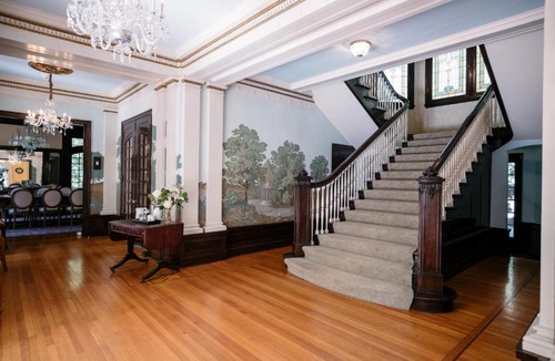 Irvington House | Portland's White House Carriage House