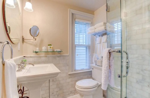 Irvington Bed & Breakfast | Portland's White House