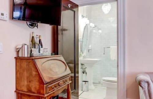 Irvington Bed & Breakfast | Portland's White House Bed & Breakfast - The Ike & Mamie Room