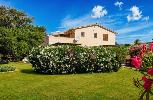 Arca Apartment | Porto-Vecchio, independent T2 in villa, covered terrace, garden, air conditioning, Wifi