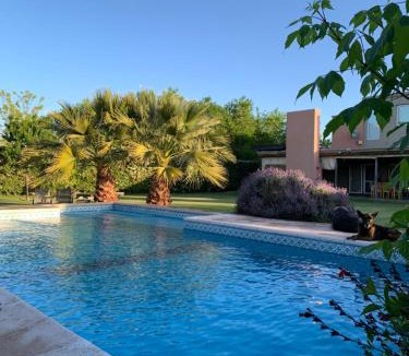 Lujan de Cuyo House | Posada Las Praderas con Piscina - Habitación con Baño en suite - Zona entre bodegas y viñedos