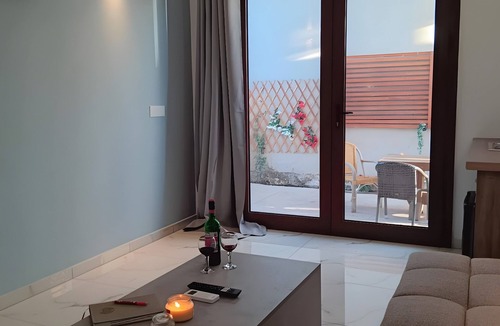 Laganas Villa | Poseidon Apartment in Laganas, Zante with Scuba Diving and Boat Tours