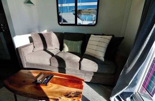 North End Boat Rental | Poseidon's Escape: Ocean Retreat